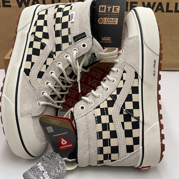 Vans Men’s Sk8-Hi Mte-2 Marshmallow/Checkerboard
VN0007NK6LC
Boots Cold Weather - Picture 11 of 16